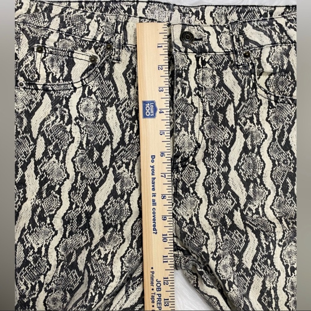 Wild Fable Women's Black/Beige Python Snakeskin P… - image 4